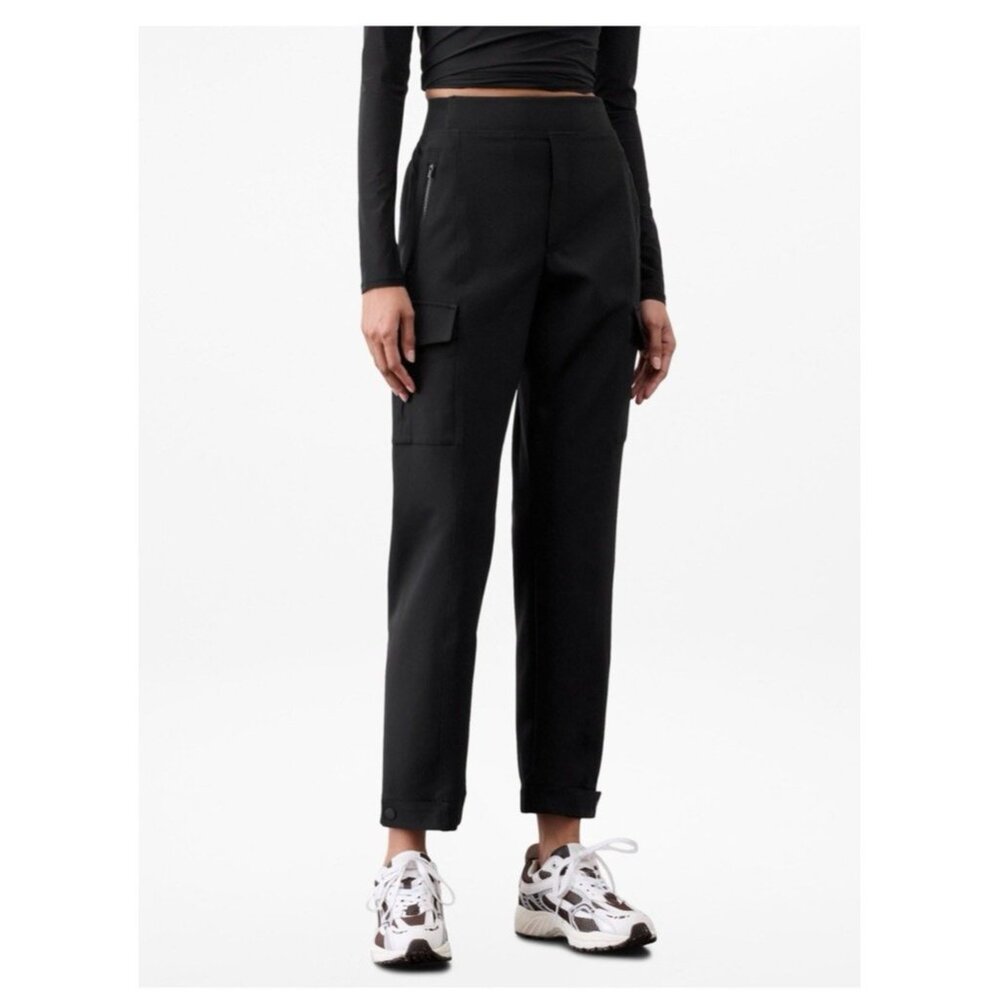 Athleta Size 10 Endless High Rise Cargo Pants in black